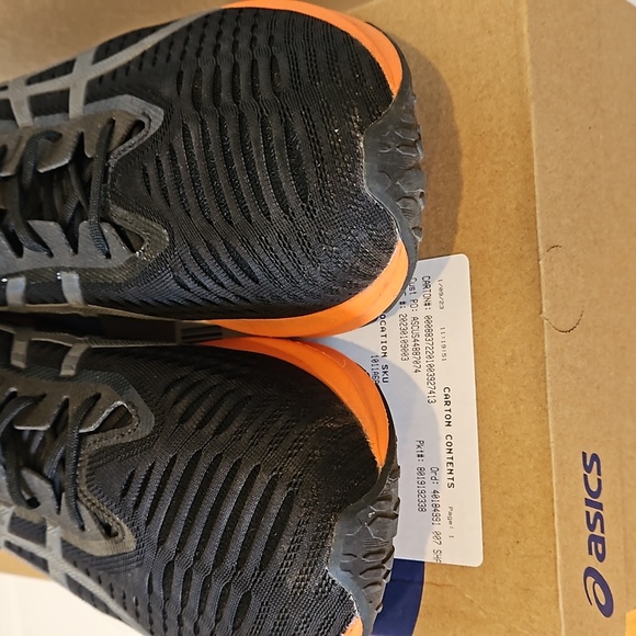 Novablast Asics Running Shoes NWOT - Picture 7 of 15